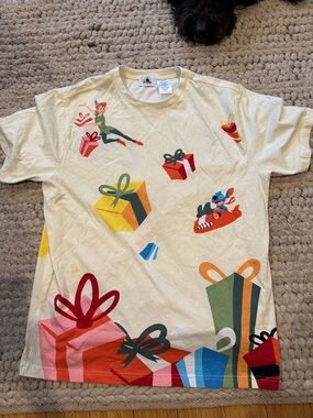 NWT Disney Cream Graphic Tee with Colorful Gift Print XL